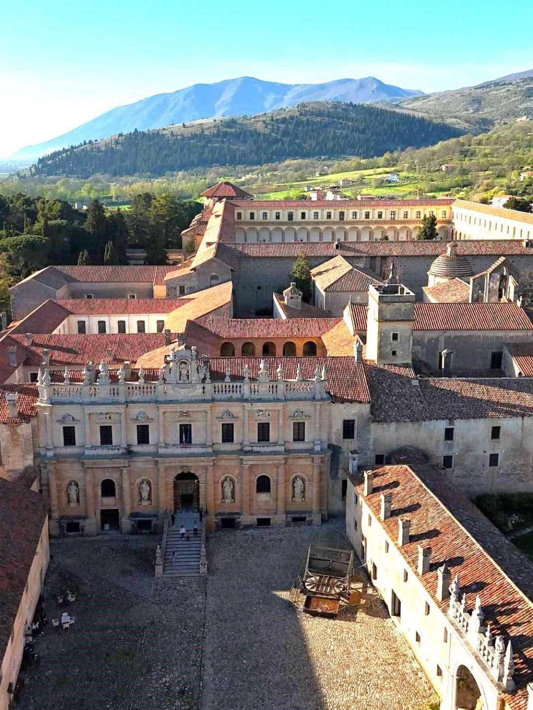 Casa Semeria Certosa Di Padula Esterno foto